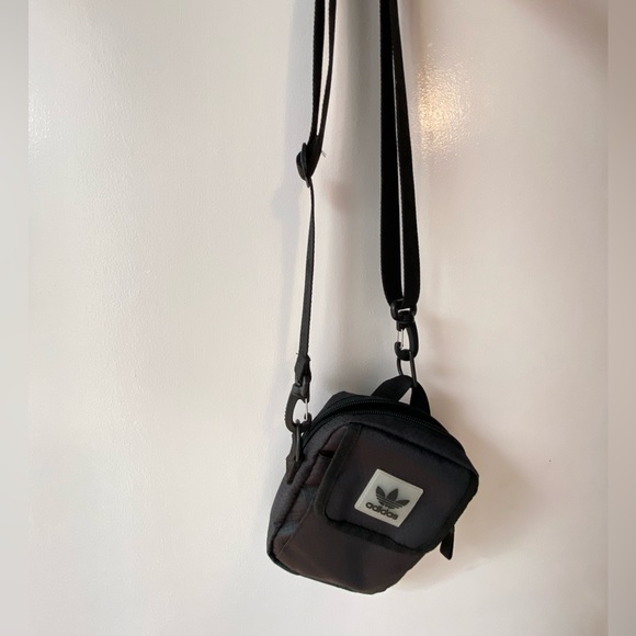 Adidas Originals festival crossbody bag - Picture 3 of 3